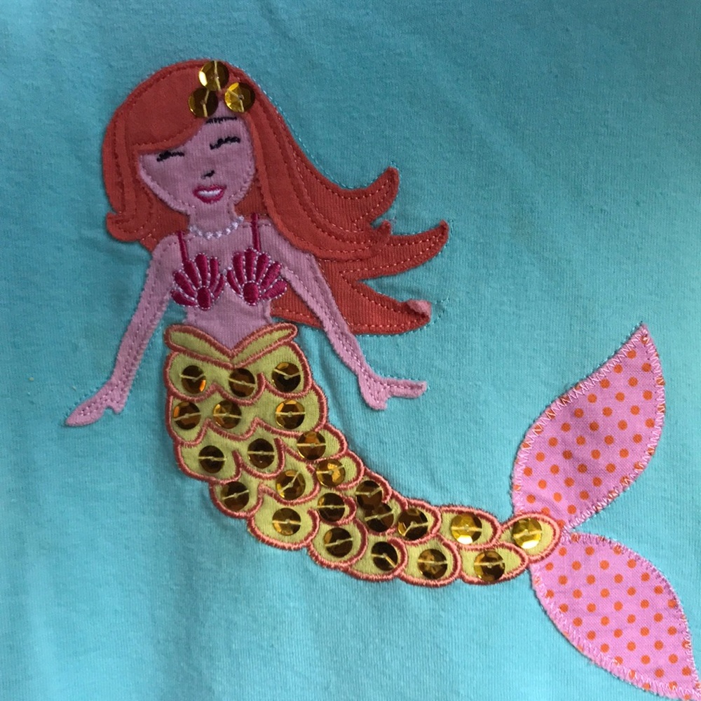 Adorable mermaid outfits with ruffles - Picture 2 of 4